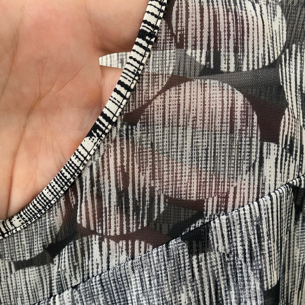 Flowy Work Blouse - Picture 3 of 6